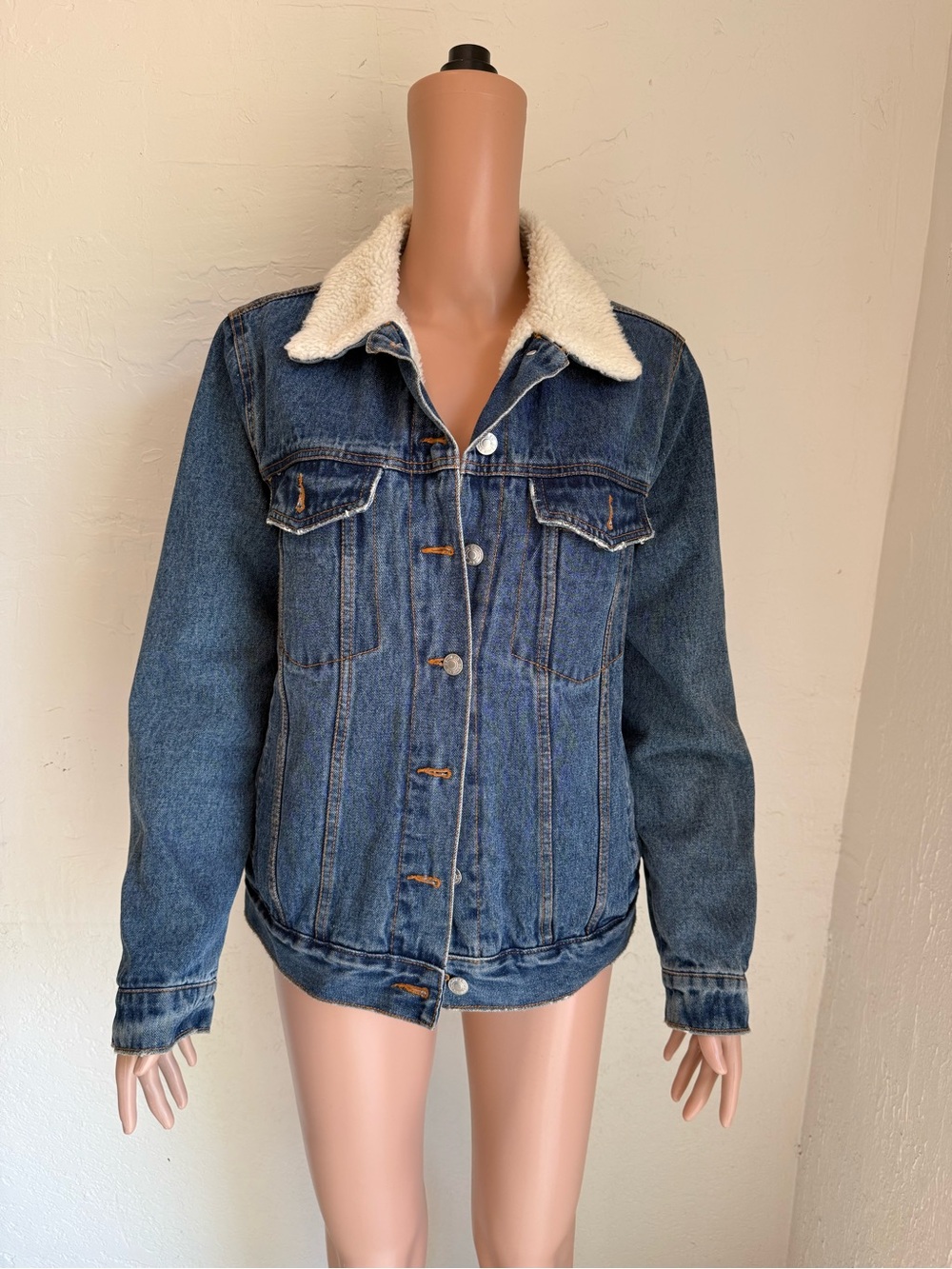 Denim Co. Blue Jeans Trucker Jacket Coat Cream Sherpa-Lining Women’s Size 8